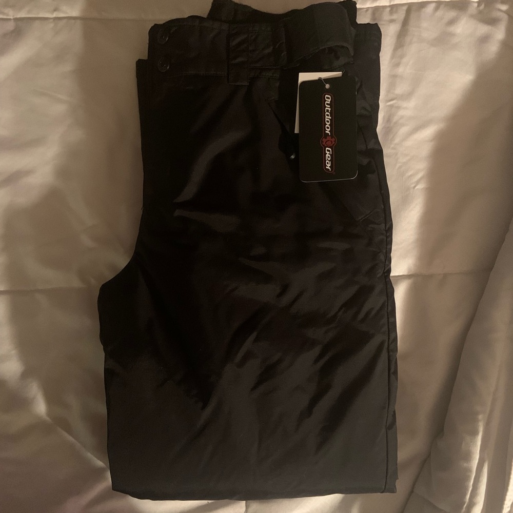 NWT!!! Outdoor Gear, Black Youth crest snow pants! Youth size large!